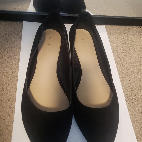 Forever 21 Size 10 Black Flats - Picture 1 of 3
